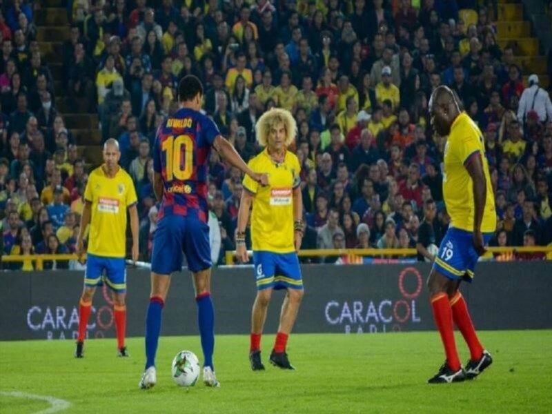 Trận chiến giữa 2 đội bóng Barcelona và Colombia